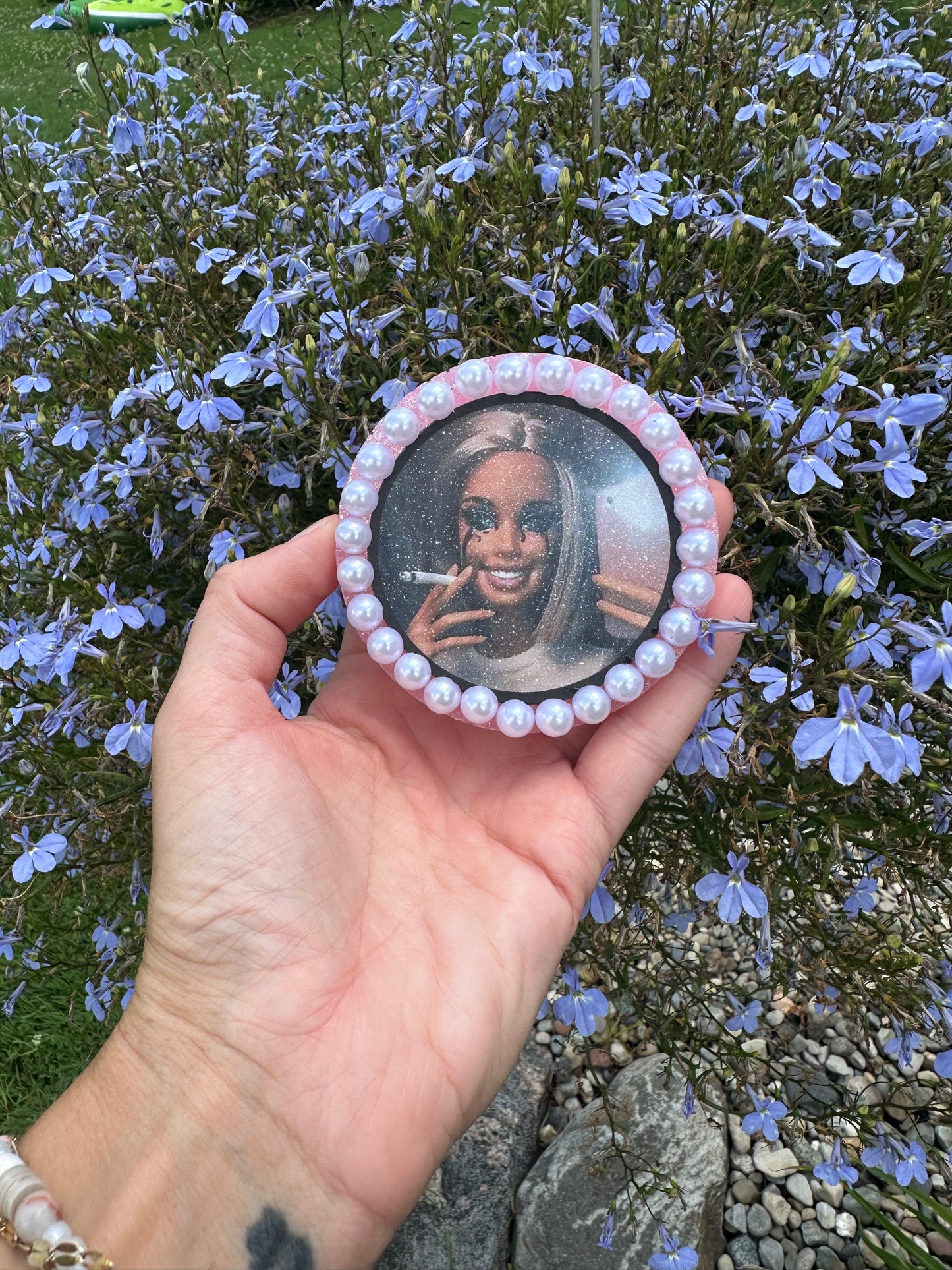 Smoking pearl Barbie freshie