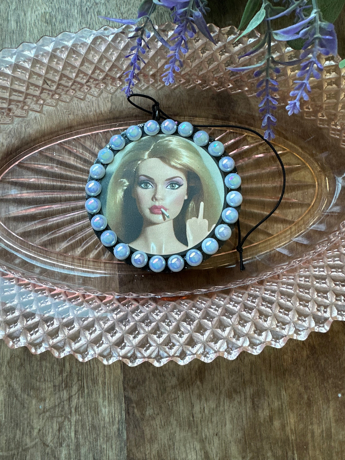 Middle finger pearl Barbie