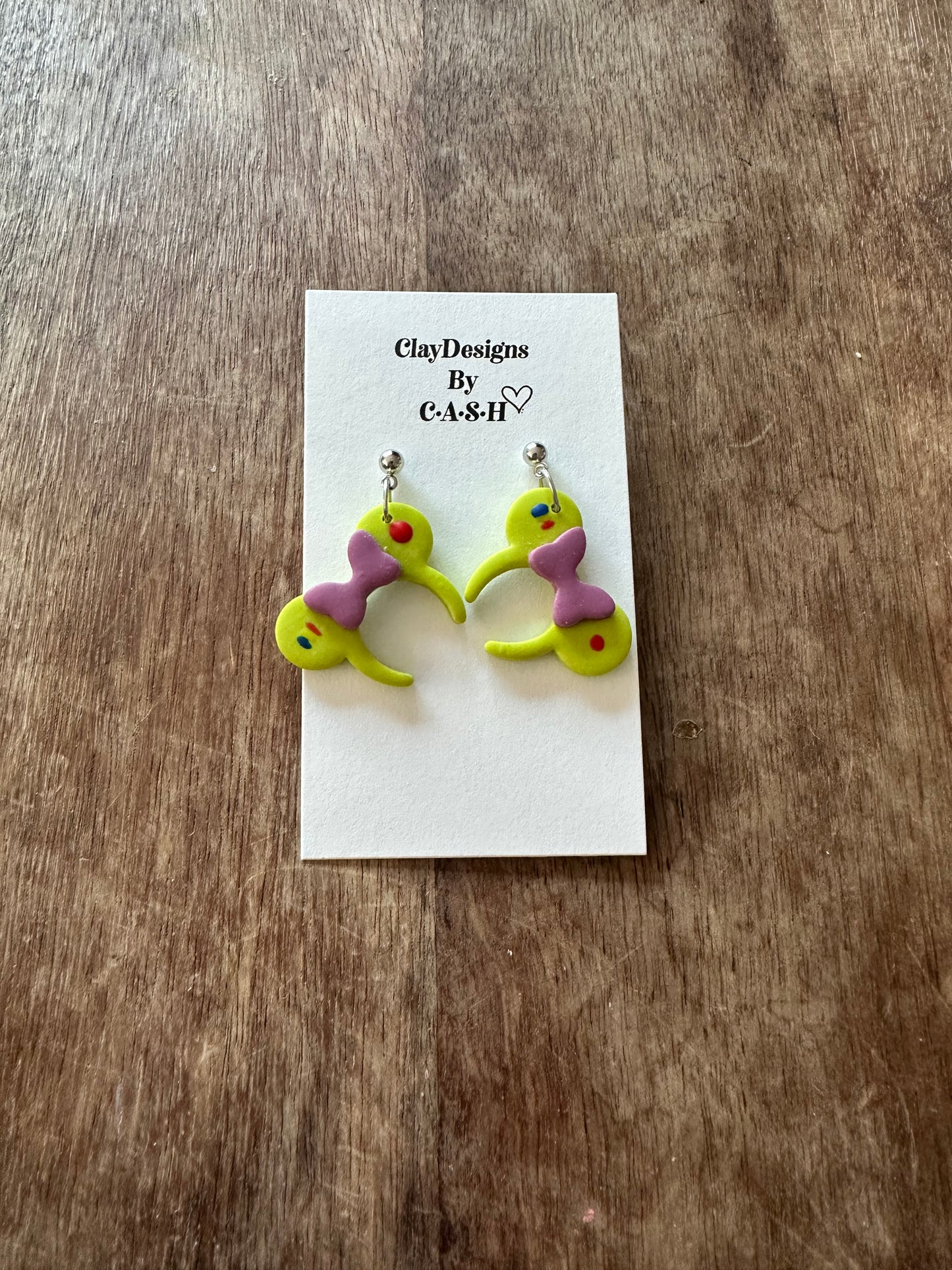 Buzz bigger mouse ears