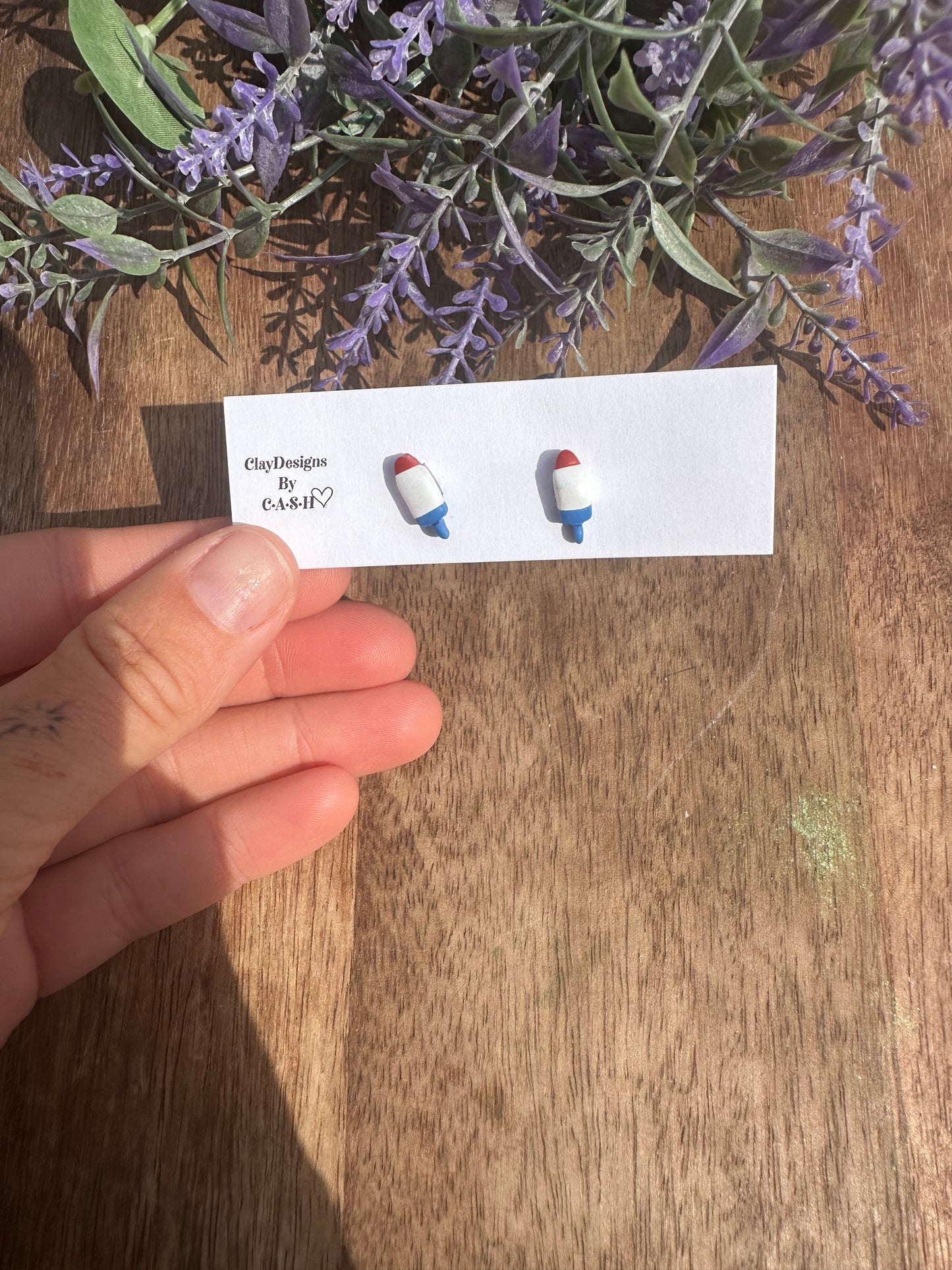 Mini bomb pop stud
