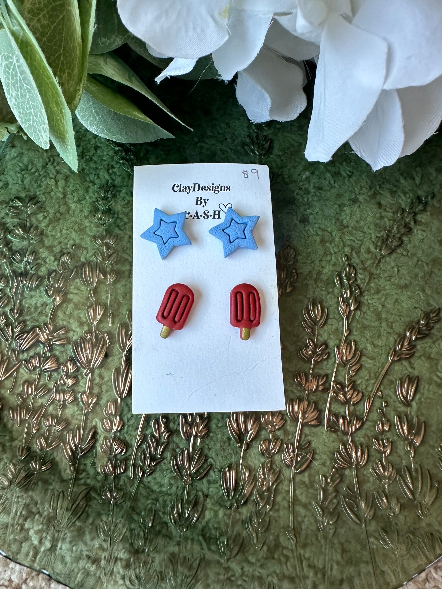 2 pack of stud earrings