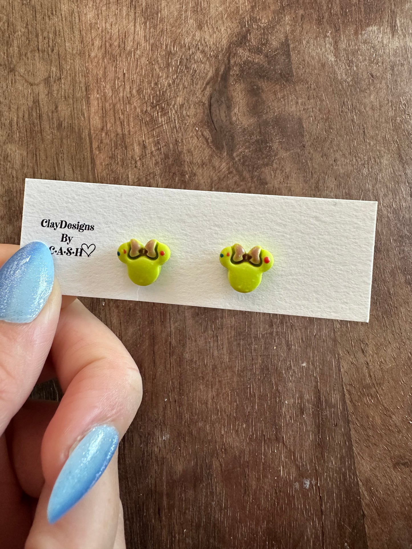 Buzz mouse studs