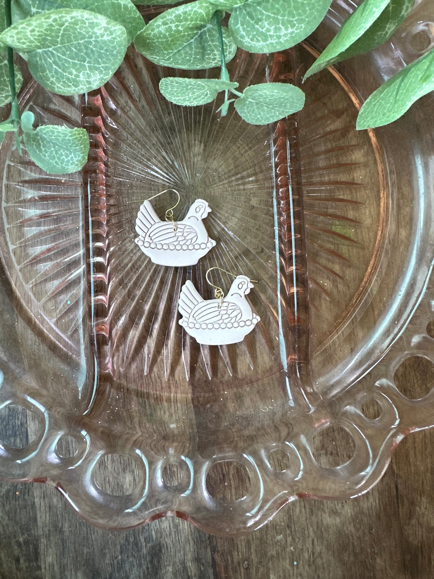 Light pink hen dangles