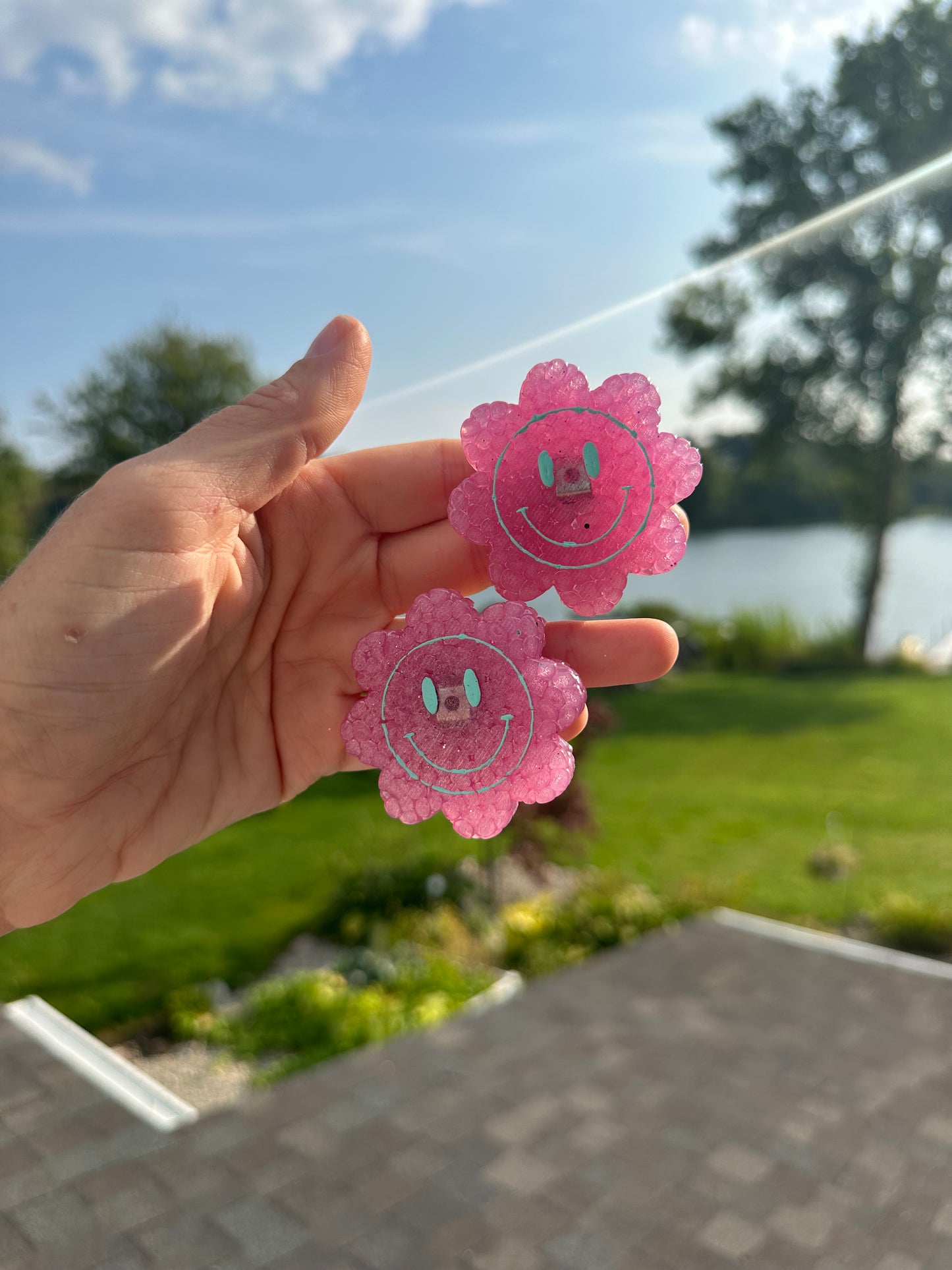 Smiley flower vent clips