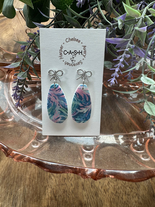 Summer bow dangles