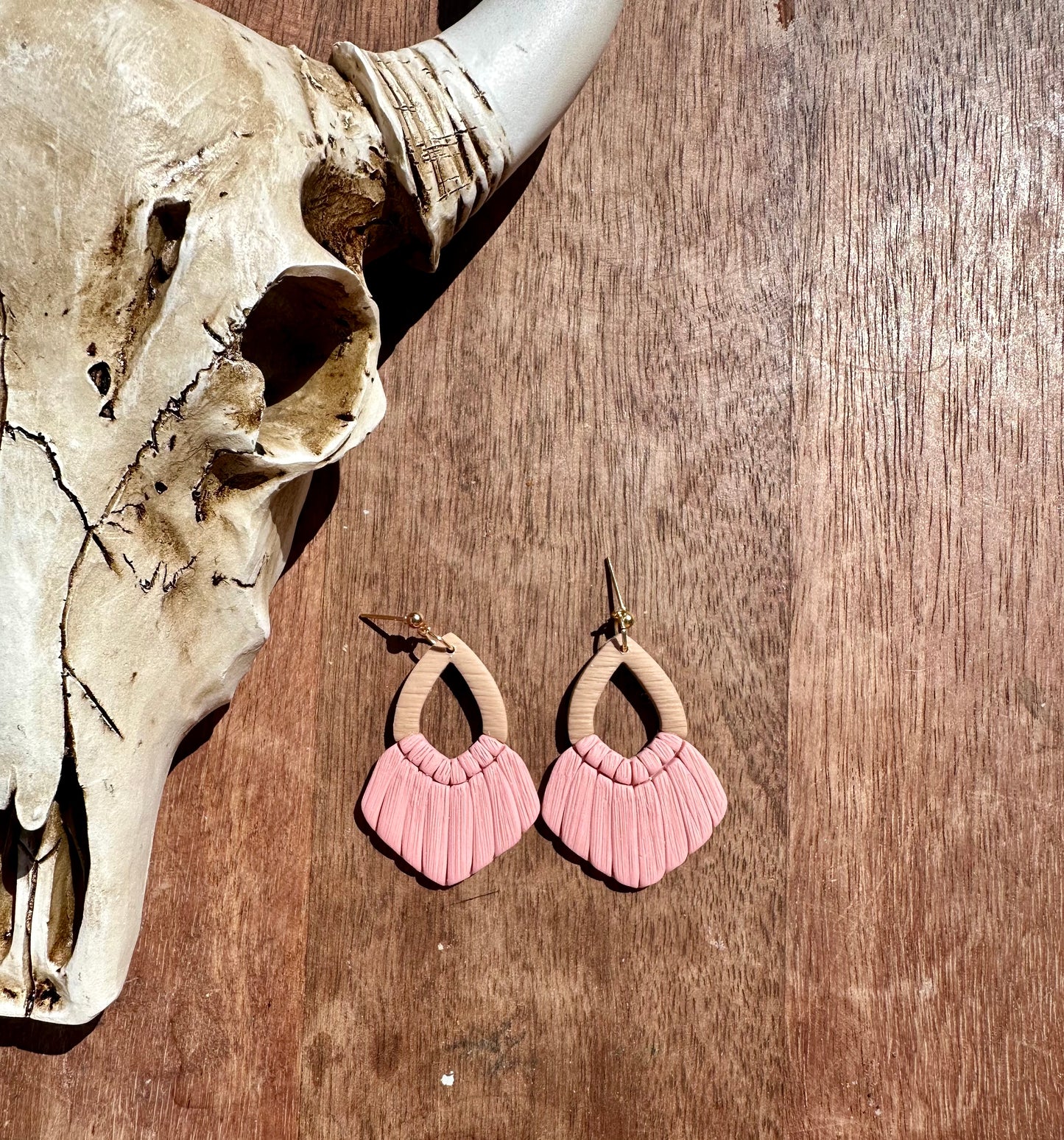 Light brown/pink macramé  earrings ￼