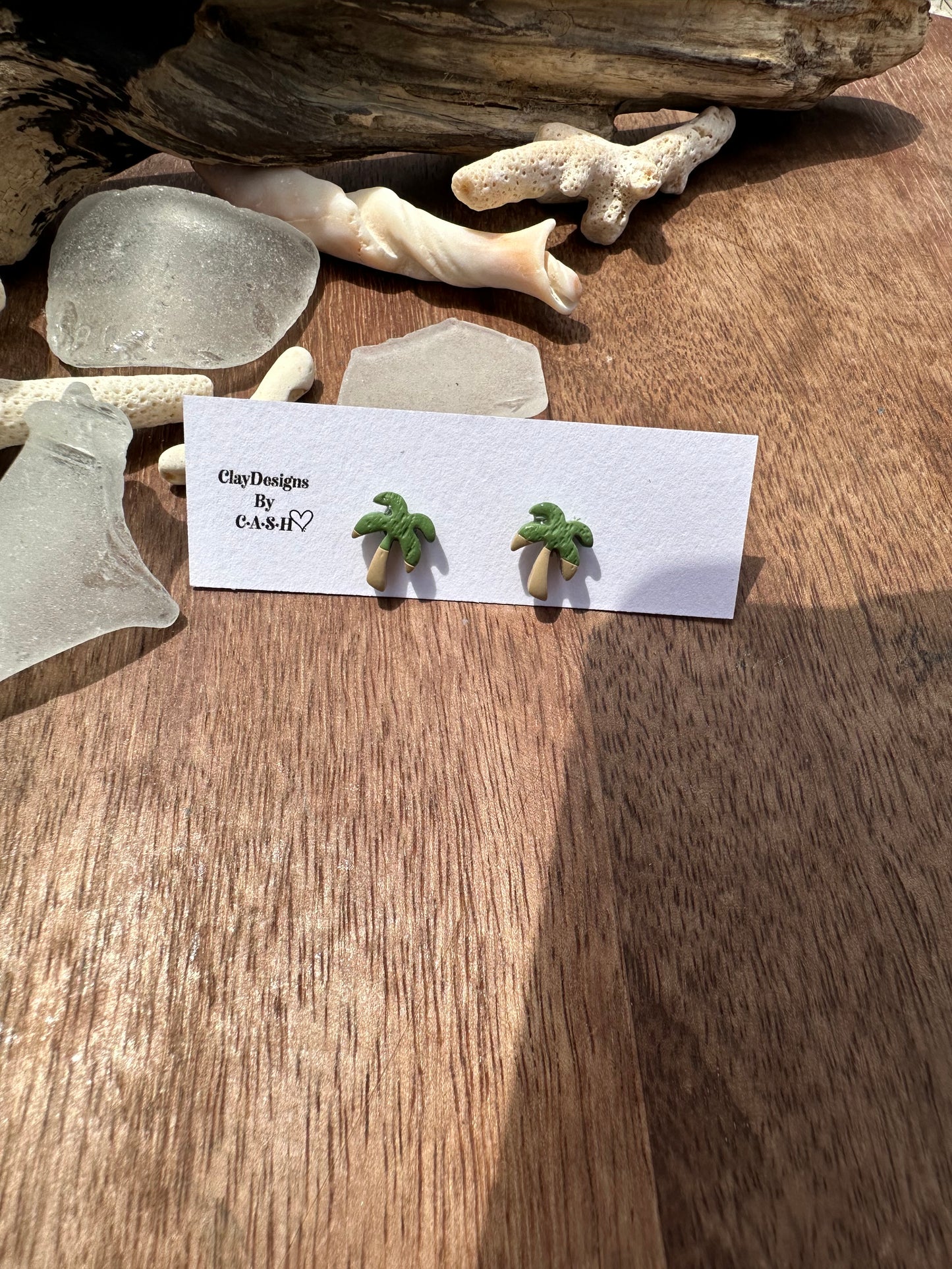 Mini palm tree studs