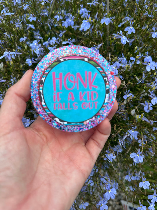 Honk if a kid falls out freshie