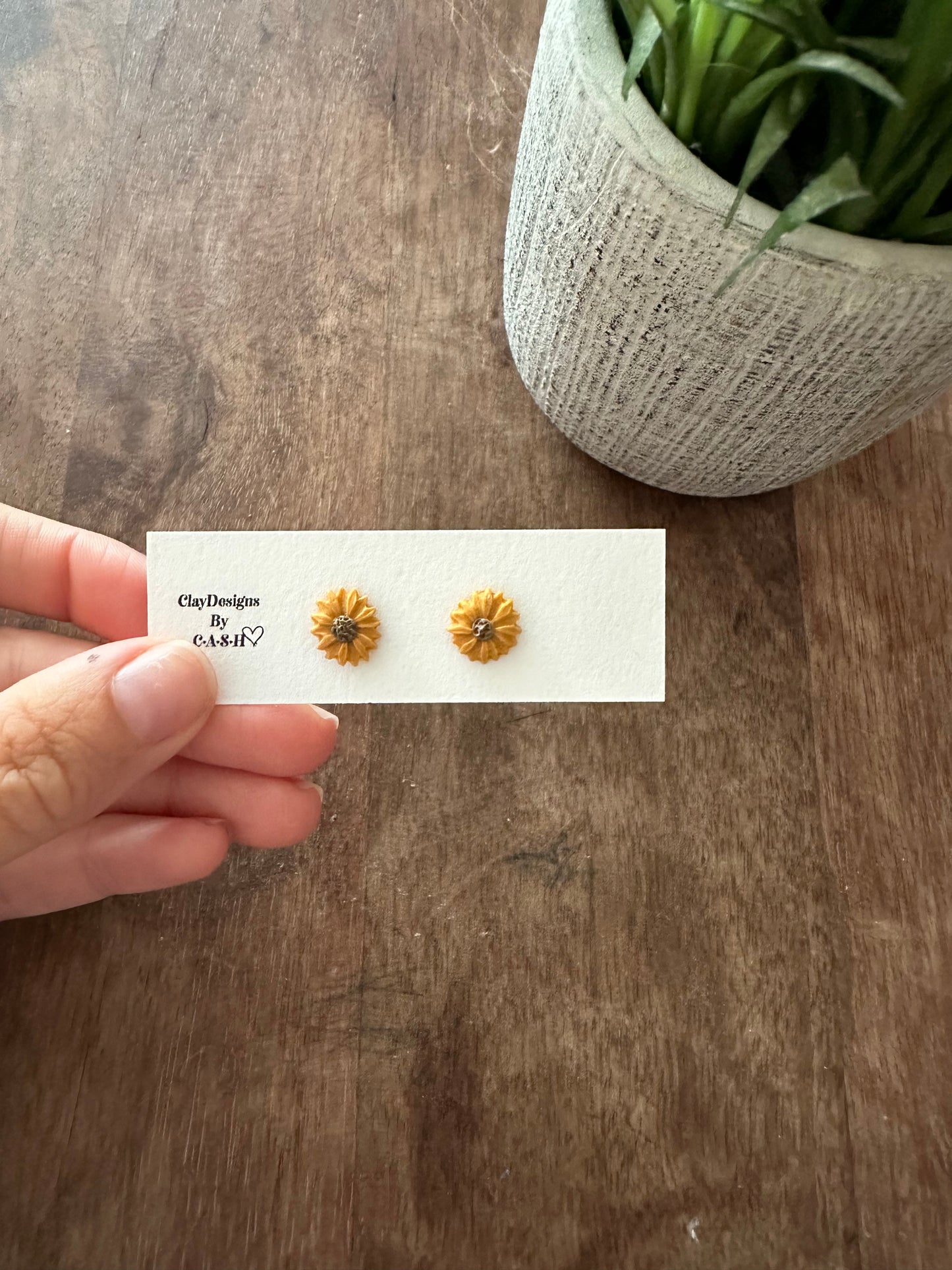 Mini sunflower studs