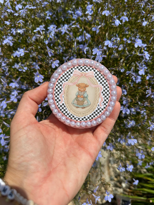 Pearl cow with egg basket freshie