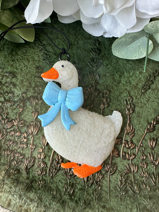 Goose with blue bow freshie