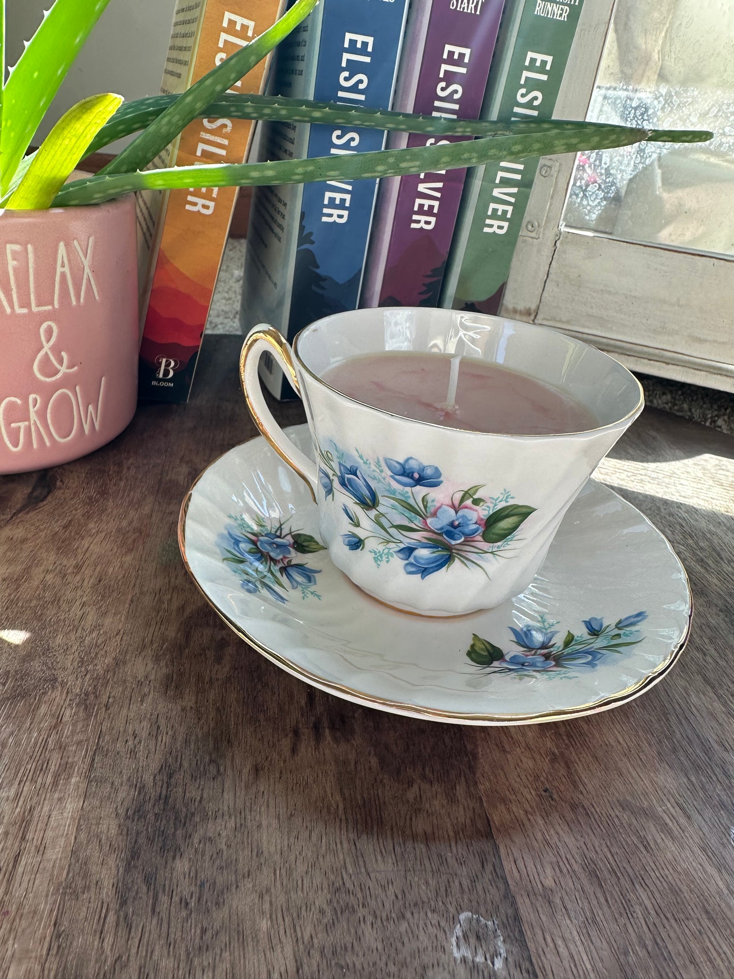 Bum bum teacup candle