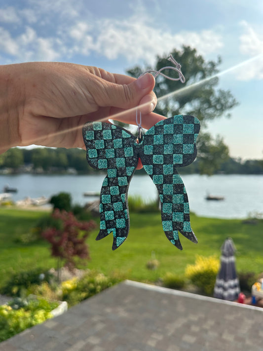 Teal/Black checkered bow freshie