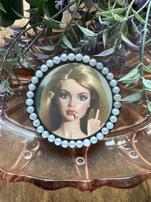 Middle finger pearl Barbie freshie
