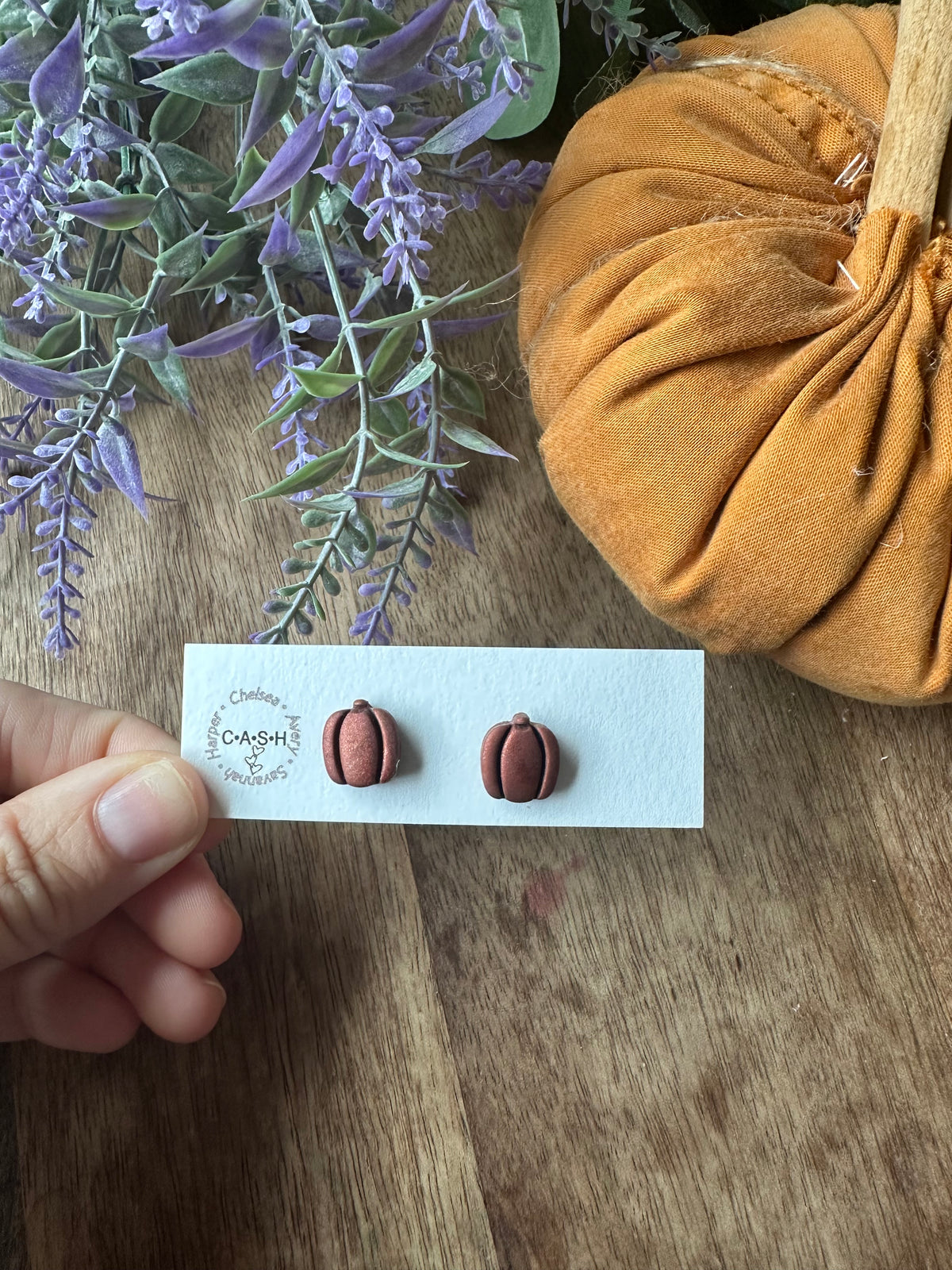 Brown rustic pumpkin stud