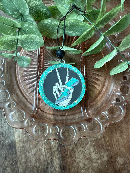 Peace and lighting freshies