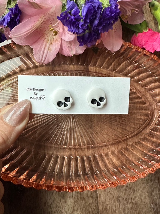 Mini skull studs