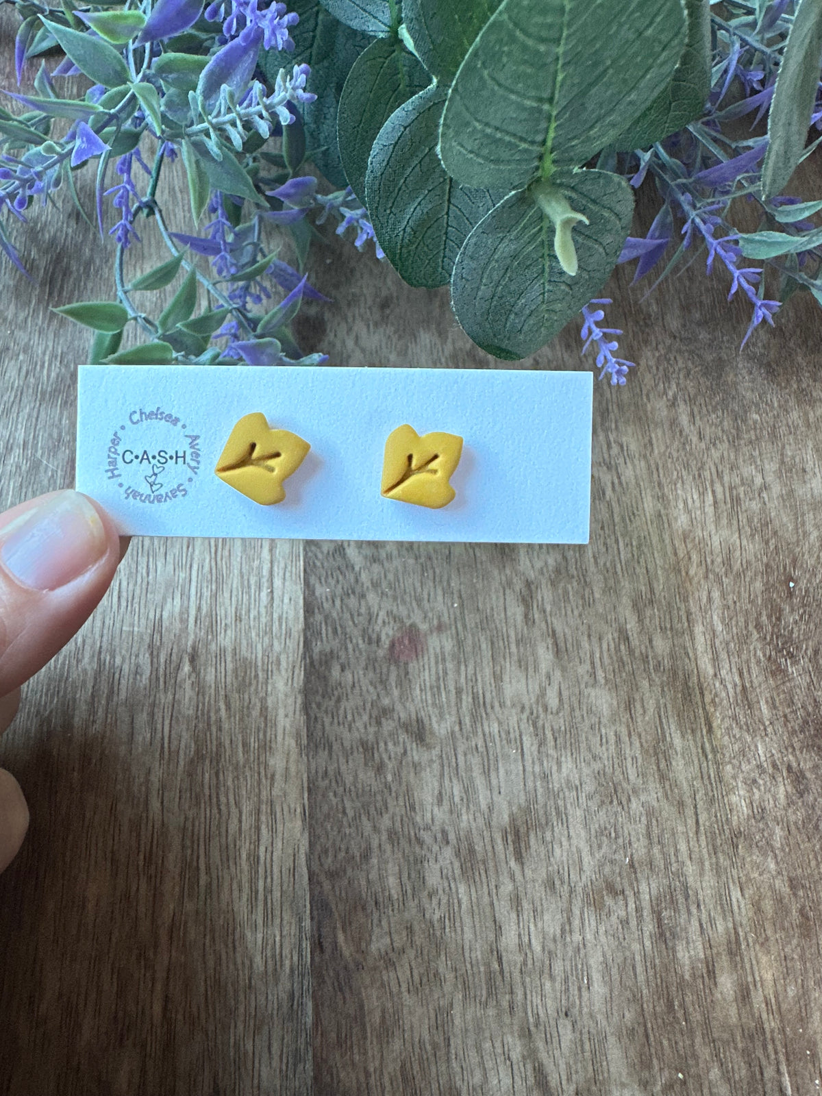 Mustard leaf studs