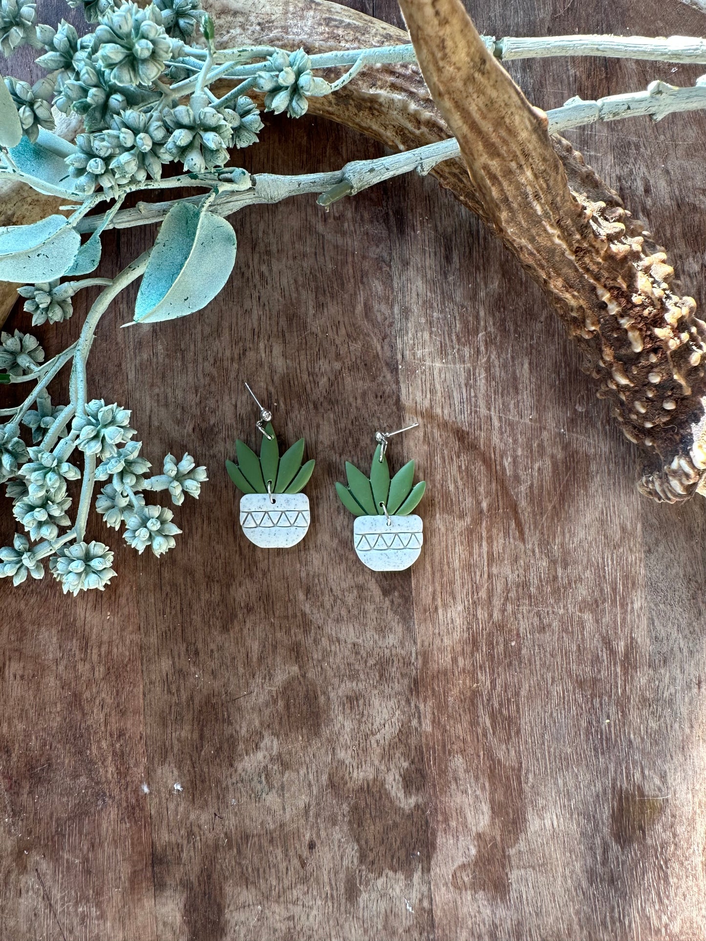 Plant dangles