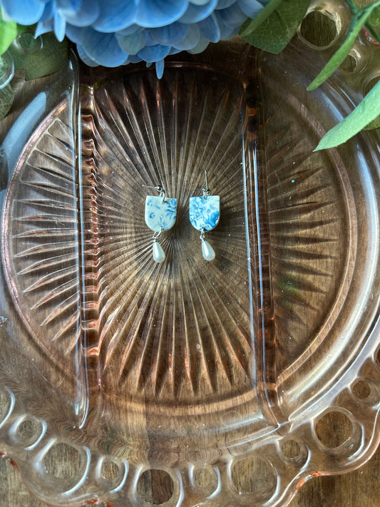 Elegant  floral dangles ￼