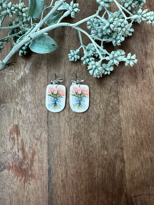 Tulip dangles with a bow stud