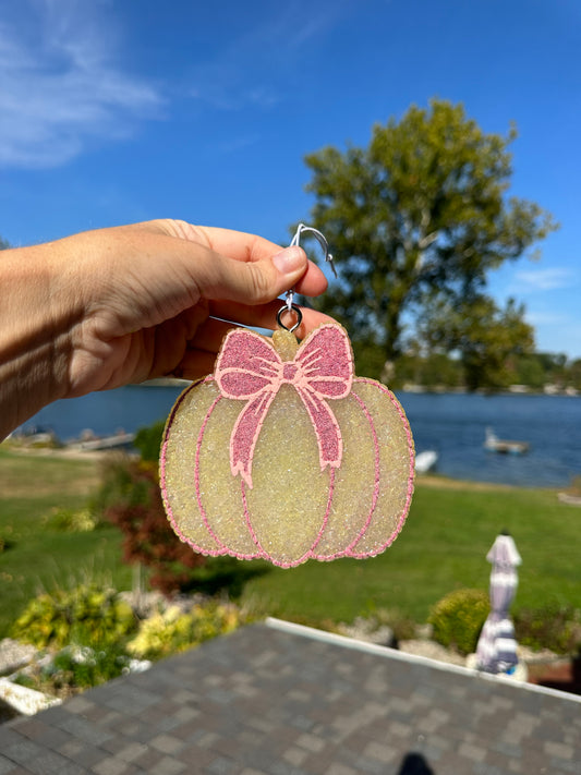 Pumpkin with a pink bow