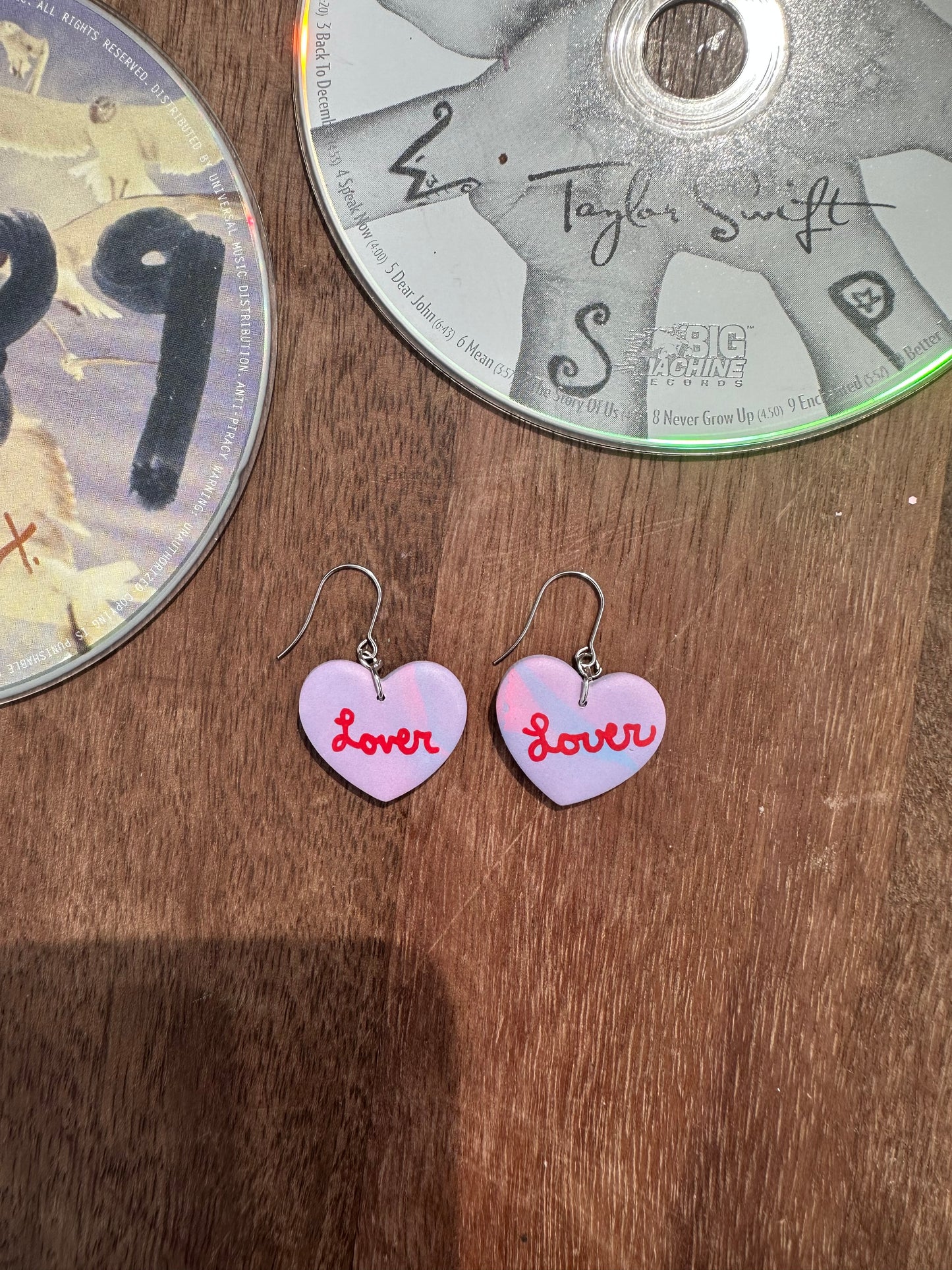 Lover dangles