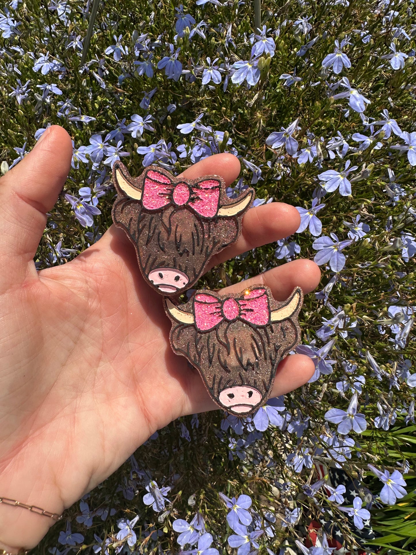 Pink bow highland cow vent clips