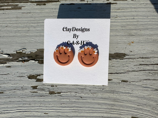 Hippie smiley face studs